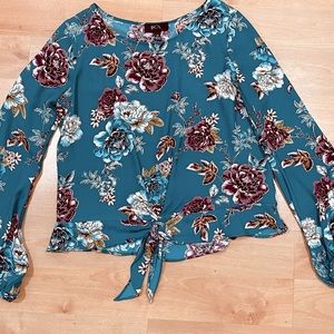 EUC BCX floral top size M